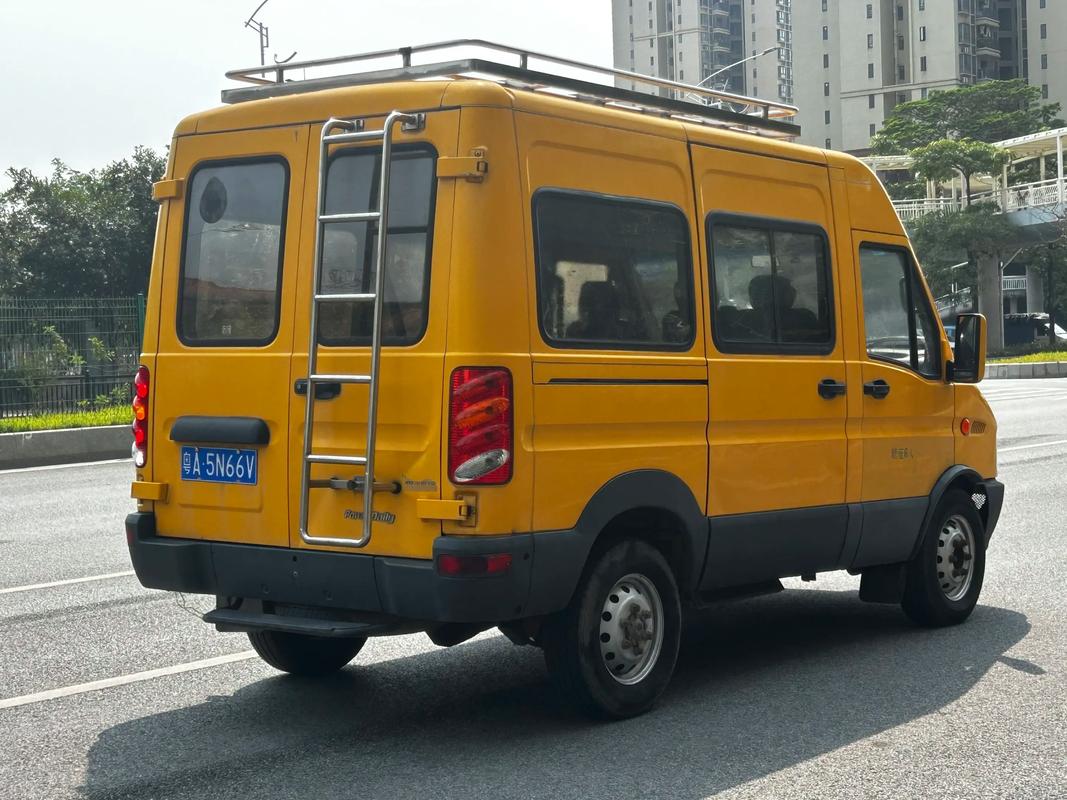 详解依维柯2015款6座小型专用客车 使用性质与车辆定位